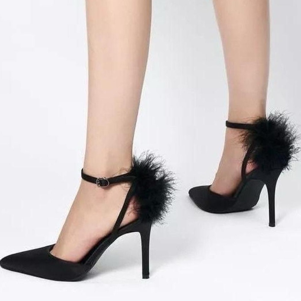 Black Pumps with feather accent